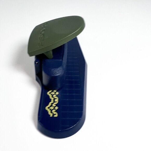 Fiskars Embossing Continuous Border Punch Fancy Pattern - Picture 4 of 6